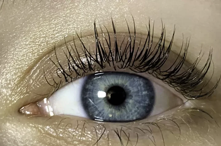 Natural vs. Volume Lash Extensions